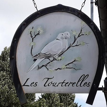 La Tourterelle Apartamento Thaims Exterior foto