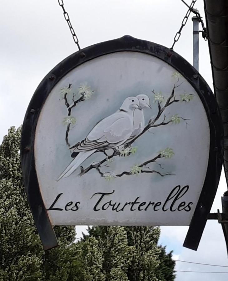 La Tourterelle Apartamento Thaims Exterior foto